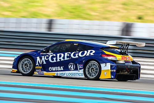 Mike Verschuur wint race 1 Paul Ricard